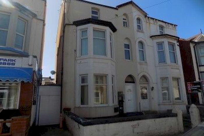 2 Bedroom Flat To Rent In Withnell Road, Blackpool, FY4