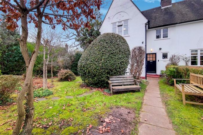 2 Bedroom End Of Terrace House To Rent In Wordsworth Walk, Hampstead Garden Suburb, London, NW11