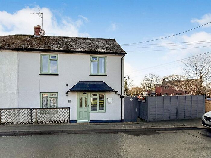 2 Bedroom Cottage For Sale In Four Crosses, Llanymynech, SY22