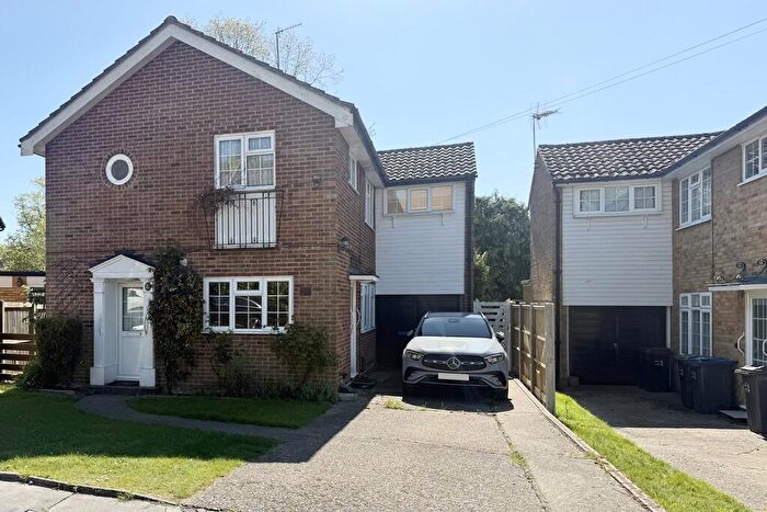 4 Bedroom Detached House For Sale In Croham Mount, South Croydon, CR2