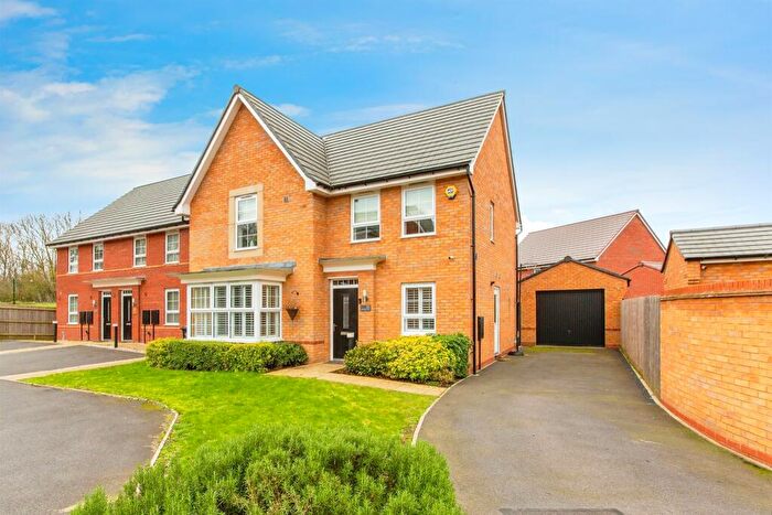 4 Bedroom Detached House For Sale In Woodpecker Way, Thrapston, Kettering, NN14