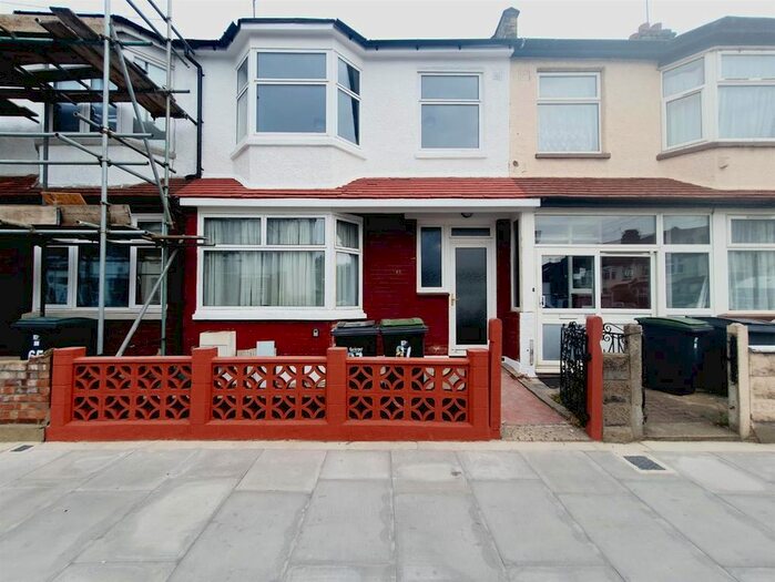 5 Bedroom Property To Rent In Dowsett Road, London, N17