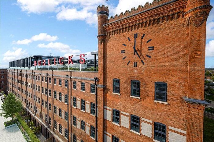 2 Bedroom Link Detached House For Sale In Horlicks Quarter, Slough, SL1