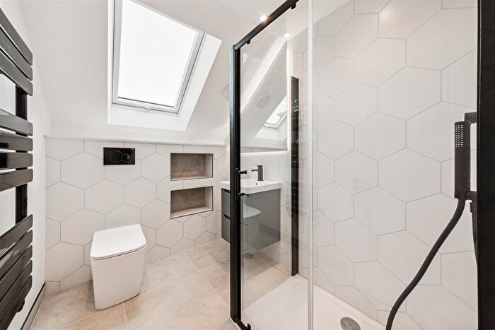 1 Bedroom Flat For Sale In Gilbey Road, London, SW17