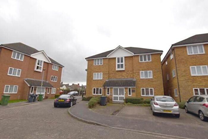 2 Bedroom Flat To Rent In Flamborough Close, Woodston, Peterborough, PE2