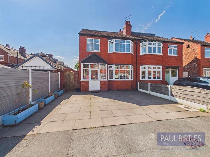 3 Bedroom Semi Detached House For Sale In Dorclyn Avenue, Urmston, Trafford, M41