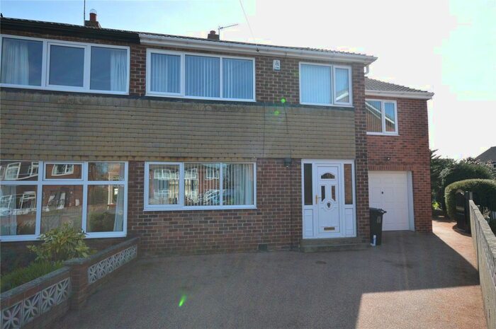 4 Bedroom Semi-Detached House For Sale In Park Avenue, Allerton Bywater, Castleford, West Yorkshire, WF10