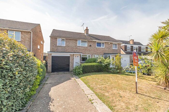 4 Bedroom Semi Detached House For Sale In Brockenhurst Close, Canterbury, Kent, CT2
