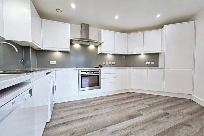 2 Bedroom Flat To Rent In Sherman Road, Bromley, BR1