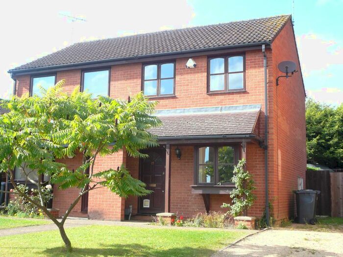 3 Bedroom House To Rent In Beatons Close, Yaxley, Peterborough, PE7