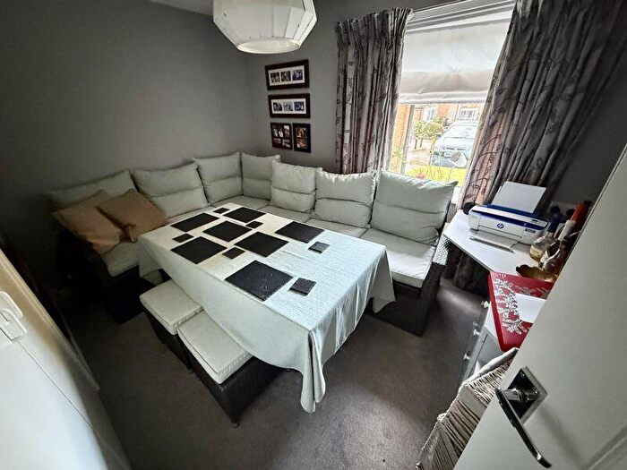 2 Bedroom Flat For Sale In Station Road, Sutton Coldfield, B73