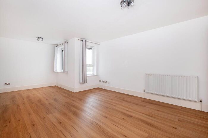 1 Bedroom Apartment To Rent In Market Place Kingston Upon Thames, KT1