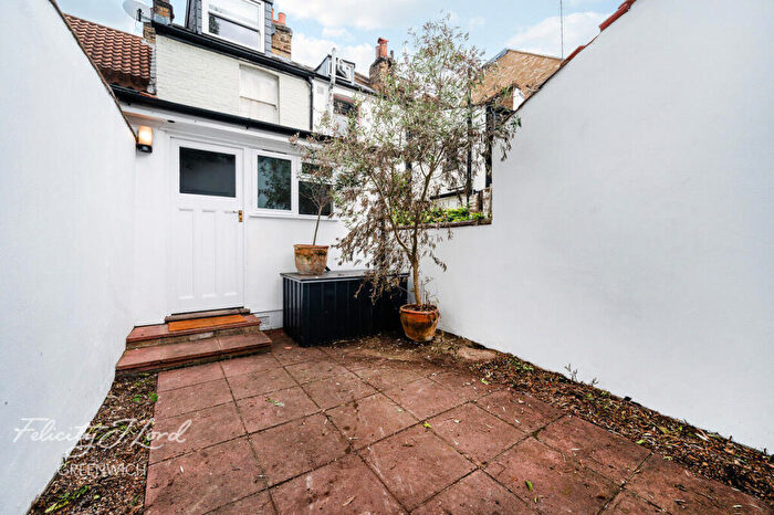 3 Bedroom Terraced House For Sale In Tanners Hill, London, SE8