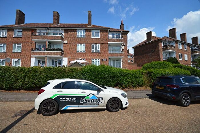 1 Bedroom Flat To Rent In Oxted House, Redcar Road, Romford, RM3