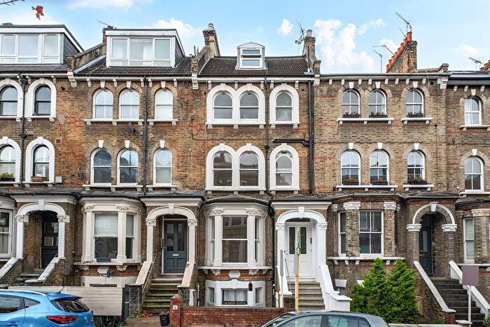 3 Bedroom Maisonette For Sale In Victoria Rise, Clapham, London, SW4