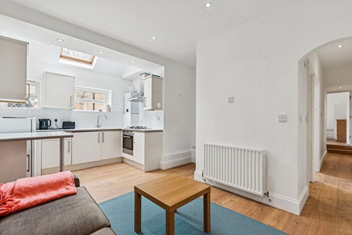 2 Bedroom Flat For Sale In Mozart Street, Maida Vale, W10