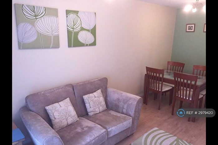 3 Bedroom Semi-Detached House To Rent In Perry Close, Tamworth, B79