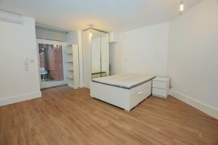 1 Bedroom Flat To Rent In Town Hall, Bexley Square, Salford, M3