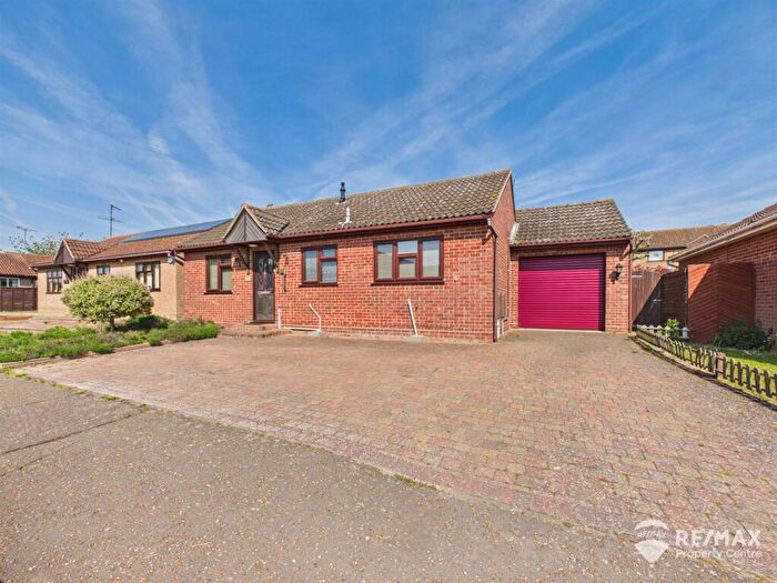 2 Bedroom Detached Bungalow For Sale In Shackleton Close, Harwich, CO12