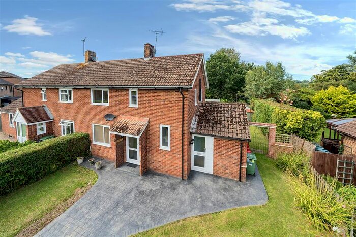 3 Bedroom Semi-detached House For Sale In Chestnut Close, Ulcombe, Maidstone, ME17
