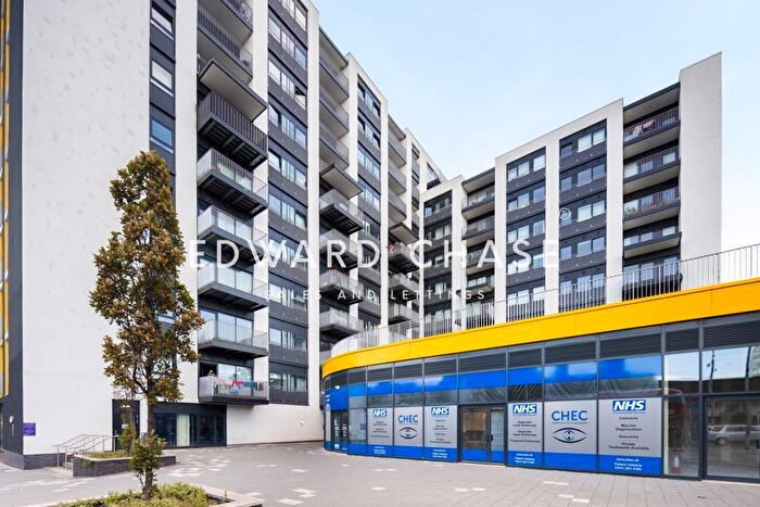 2 Bedroom Flat To Rent In Ilford Hill, Ilford, IG1