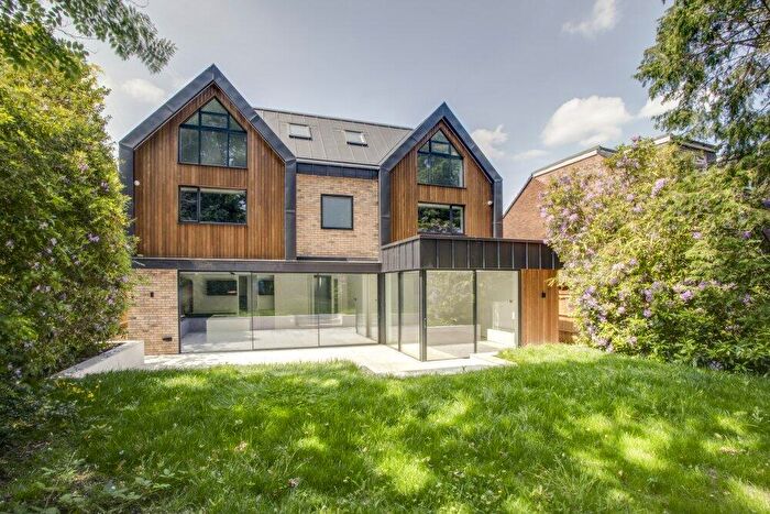 6 Bedroom Detached House To Rent In Uplands Close, Gerrards Cross, Buckinghamshire, SL9