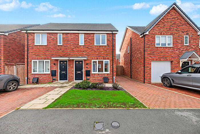 2 Bedroom Semi Detached House To Rent In Zinnia Close, Coton Park, Rugby, CV23