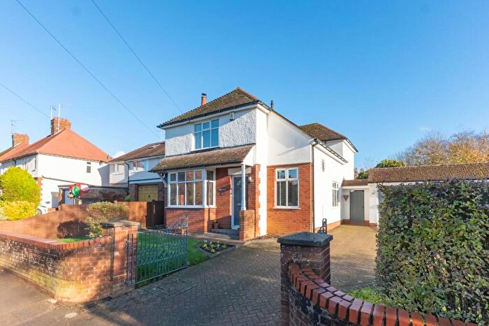 4 Bedroom Detached House For Sale In Heath Road, Leighton Buzzard, LU7