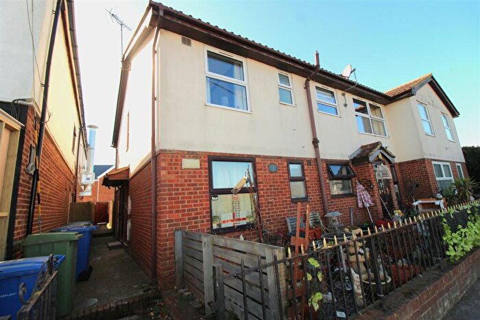 1 Bedroom Flat For Sale In Leysdown Road, Leysdown-On-Sea, Sheerness, ME12
