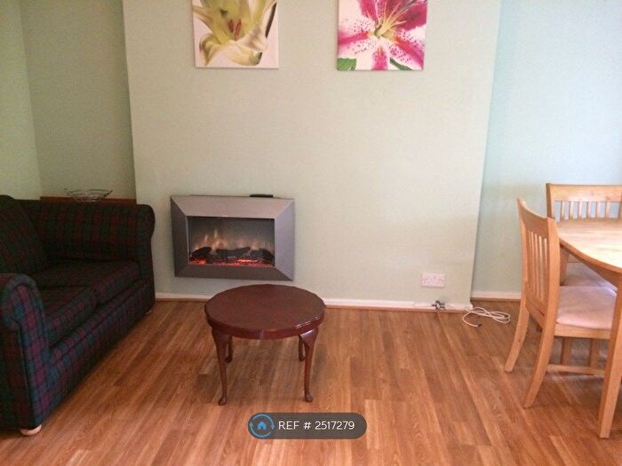 2 Bedroom Bungalow To Rent In Holyrood Close, Cambridge, CB4