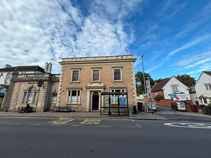 2 Bedroom Flat For Sale In B West Borough, Wimborne, Dorset, BH21