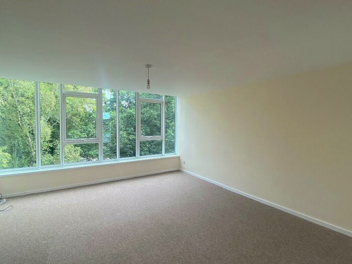 2 Bedroom Flat To Rent In Albrighton House, Browns Green, Birmingham, B20