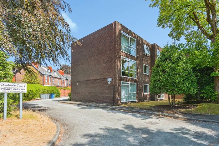 2 Bedroom Flat For Sale In Harboro Road, Sale, Greater Manchester, M33