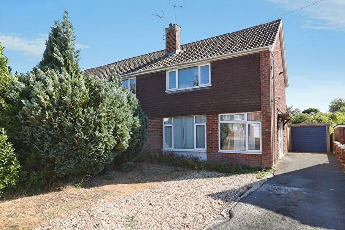 3 Bedroom Semi-Detached House For Sale In Colenzo Drive, Andover, SP10