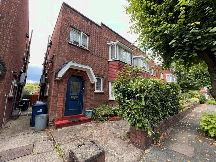 2 Bedroom Maisonette To Rent In Ravenscroft Road, London, W4