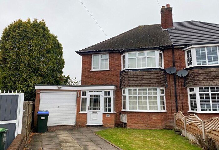 3 Bedroom Semi-Detached House To Rent In Gleneagles Drive, Birmingham, West Midlands, B43