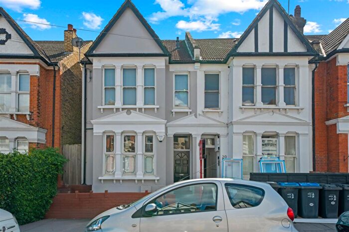 1 Bedroom Flat For Sale In Sangley Road, South Norwood, SE25