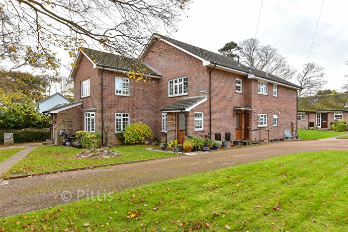 2 Bedroom Ground Maisonette For Sale In Foreland Road, Bembridge, Isle Of Wight, PO35