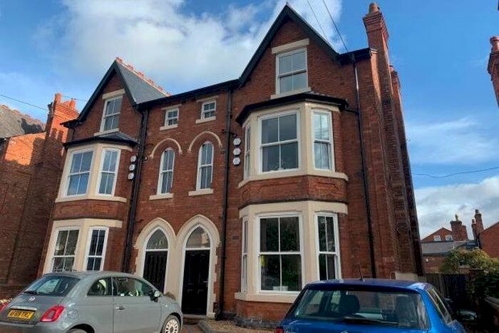 1 Bedroom Flat To Rent In Musters Road, Nottingham, NG2