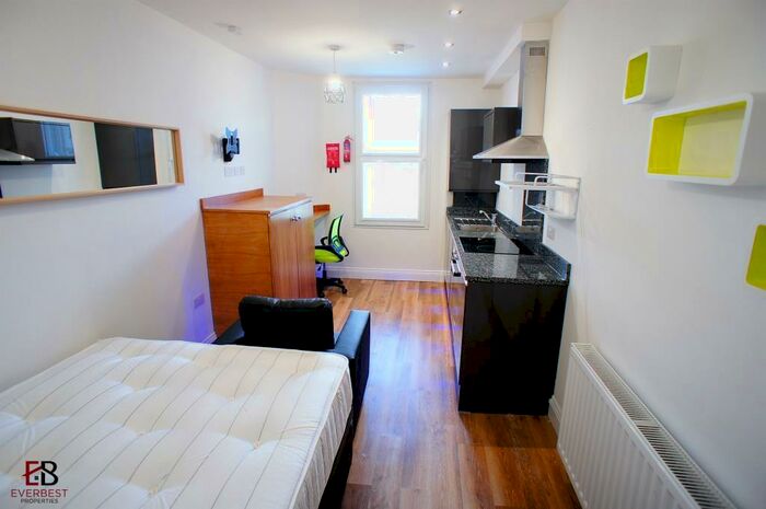 Studio To Rent In D Osborne Terrace, Jesmond, Newcastle Upon Tyne, NE2