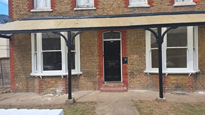 1 Bedroom Flat To Rent In Victoria Park, Herne Bay, CT6