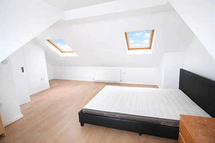 2 Bedroom Maisonette To Rent In Donnybrook Road, London, SW16