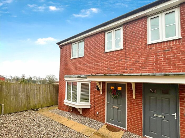 3 Bedroom Semi-Detached House For Sale In Weavers Close, Bulkington, Bedworth, Warwickshire, CV12