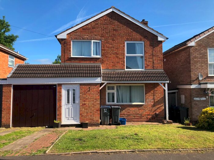 3 Bedroom Semi-Detached House To Rent In Norris Drive, Birmingham, B33