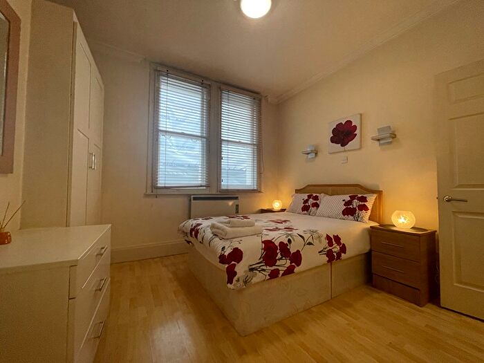 1 Bedroom Flat To Rent In White Horse Street, London, W1J