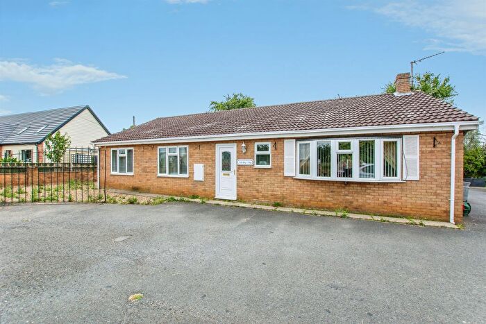 3 Bedroom Detached Bungalow For Sale In Stone House Road, Upwell, Wisbech, PE14