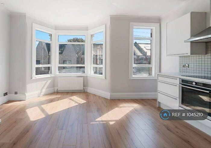 2 Bedroom Flat To Rent In Westbury Avenue, London, N22