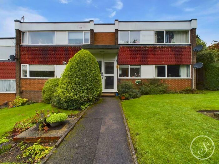 2 Bedroom Flat To Rent In Lane End Croft, Leeds, LS17