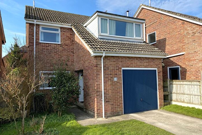 3 Bedroom Detached House For Sale In Ailesbury Way, Burbage, Marlborough, SN8