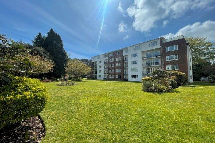 3 Bedroom Flat To Rent In The Avenue, Poole, BH13